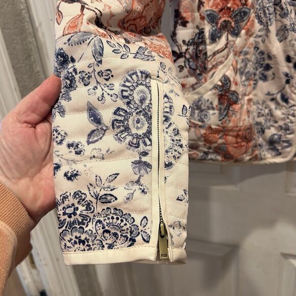 LOFT Floral Print Quilted Moto Jacket sz 8 Long Sleeve Patchwork Lyocell Cottage - Picture 3 of 10